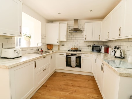 Fridge, dishwasher, electric kettle, toaster