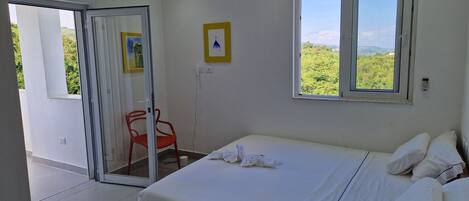 1 dormitorio, tabla de planchar con plancha, wifi gratis y ropa de cama