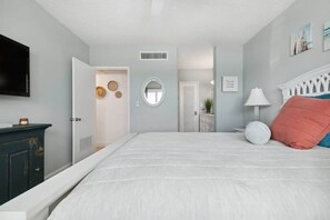 2 bedrooms, iron/ironing board, travel cot, free WiFi