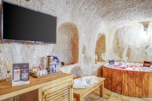 Magara Jakuzili Oda | Jetted tub - Matiana View Cave Hotel (Nevsehir)
