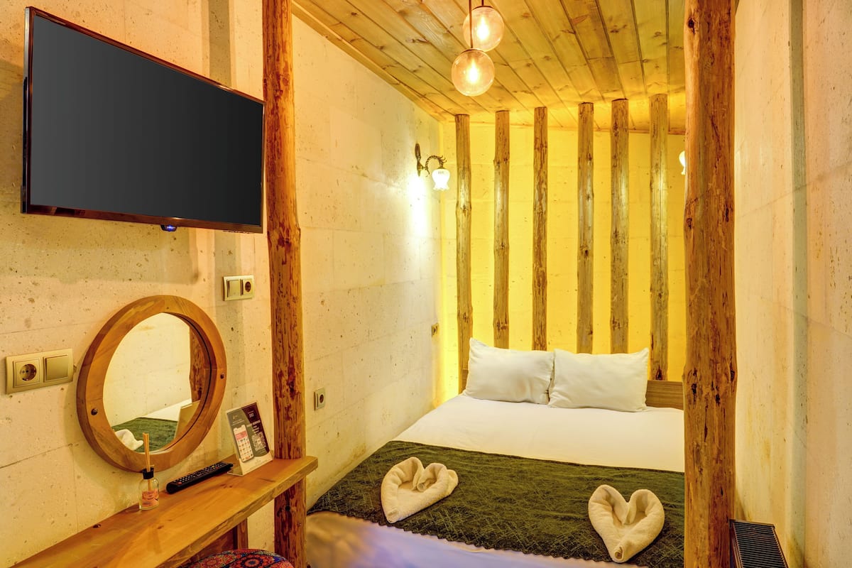 Cift Kisilik Standart Oda | Premium bedding, soundproofing, free WiFi, bed sheets