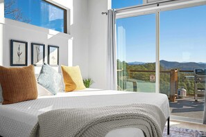 4 habitaciones, tabla de planchar con plancha, wifi y ropa de cama 