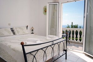 3 bedrooms, in-room safe, iron/ironing board, travel cot - Family Villa Athena, Liakas Spartia, Kefalonia (Spartia)