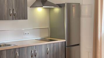 Fridge, microwave, stovetop, electric kettle