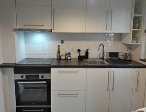 Fridge, microwave, oven, coffee/tea maker