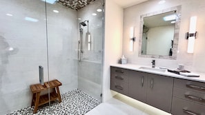 Shower, hair dryer, towels - The Suite Spot | Contemporary Comfort, Lap Pool & 3 Ensuite Bedrooms – a Greenday property! (Rancho Mirage)
