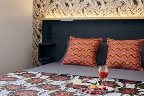 Premium Suite | Blackout curtains, soundproofing, free WiFi, bed sheets - 97 Smart Appart Le Havre  (Le Havre)