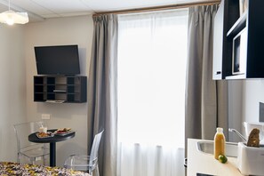 Deluxe Studio