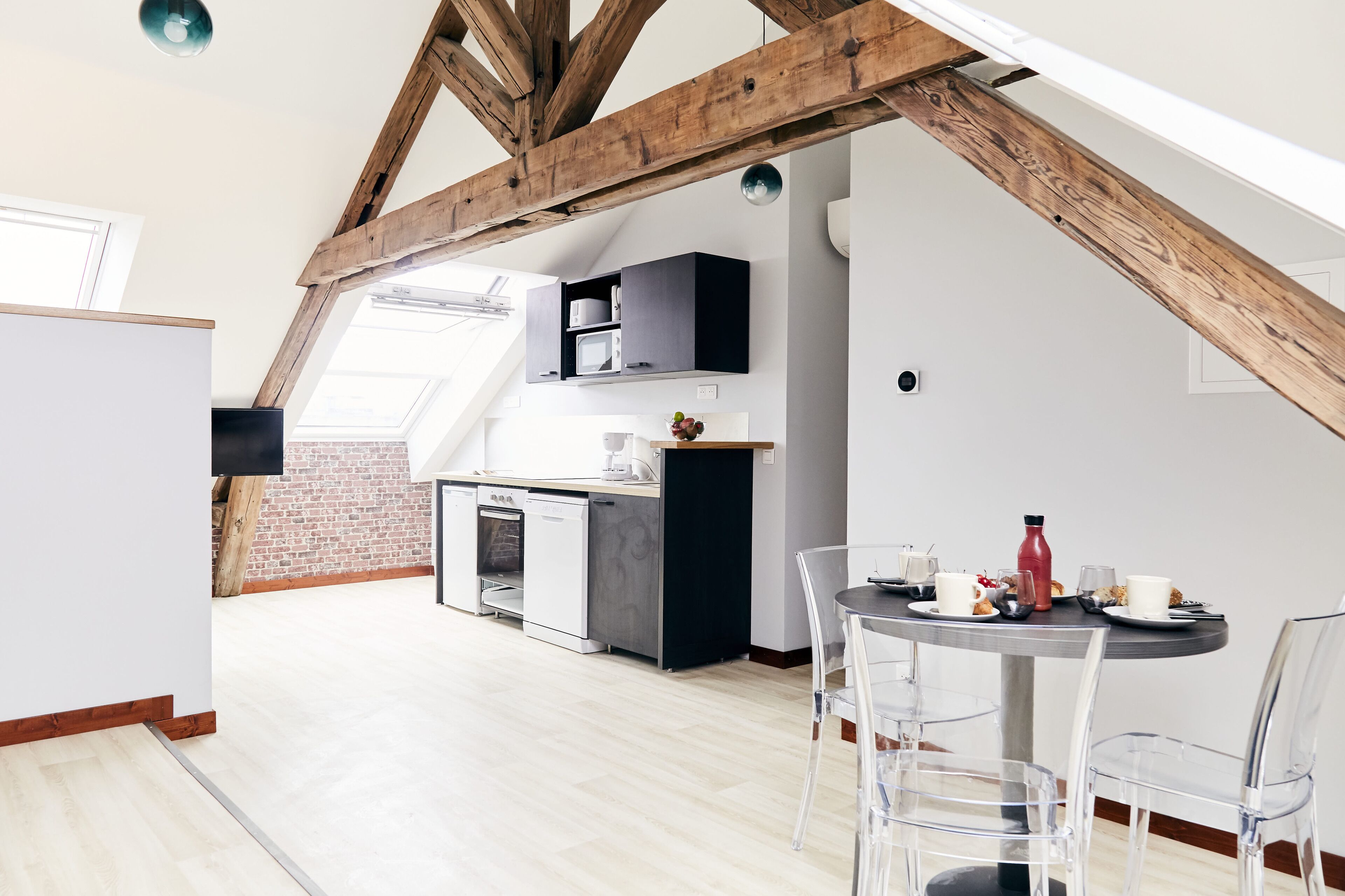 Comfort-Loft | Eigene Küche | Mini-Kühlschrank, Mikrowelle, Herdplatte, Toaster