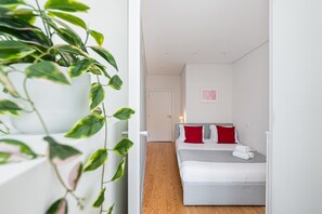 2 habitaciones, tabla de planchar con plancha y acceso a internet 