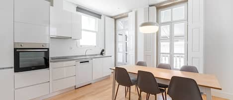 Fridge, microwave, oven, dishwasher