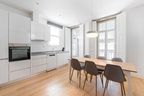 Køleskab, mikrobølgeovn, ovn, opvaskemaskine