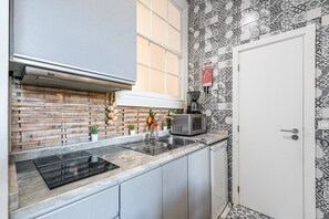Fridge, microwave, coffee/tea maker, toaster - GuestReady - Comendador Sto Ildefonso IV (Porto)