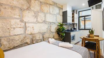 Internet, bed sheets