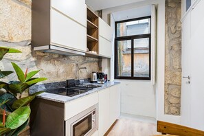 Kühlschrank, Mikrowelle, Geschirrspüler