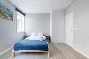 Desk, internet, bed sheets