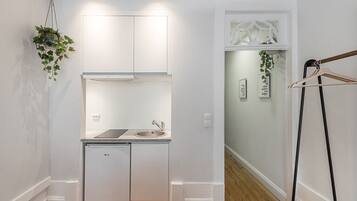 Fridge, microwave, coffee/tea maker, toaster