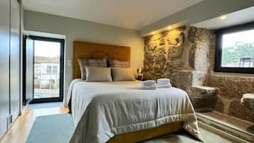 4 bedrooms, bed sheets