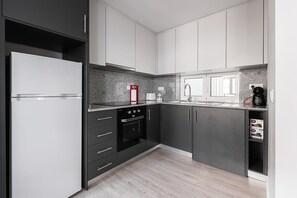Fridge, microwave, oven, coffee/tea maker