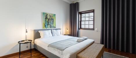 1 bedroom, desk, iron/ironing board, internet