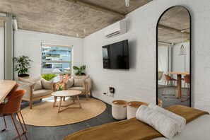 Grand Studio | Living area - Westwind Light & Bright Luxury Apartment (Cape Town)