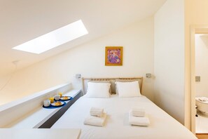 1 chambre, fer et planche à repasser, accès Internet, draps fournis