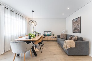 Interior - GuestReady - Amazing Apt Near Cedofeita Church (Porto)