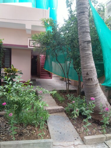 Spacious AC Garden Villa Very close to Hyd - Vja National Highway 