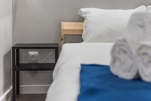 Desk, Internet, bed sheets