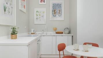 Refrigerador, horno, parrilla de estufa y lavavajillas