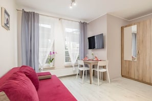 TV - Cozy Studio in Mielno | Close to the Beach | Pet Friendly (Mielno)