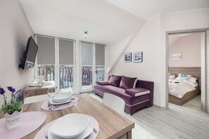 1 habitación, tabla de planchar con plancha, wifi y ropa de cama