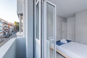 1 bedroom, desk, Internet, bed sheets