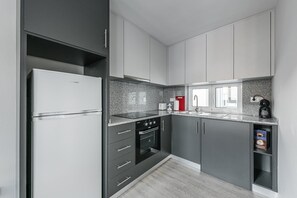 Fridge, microwave, oven, coffee/tea maker - GuestReady - Olivieri's House - 7 (Porto)