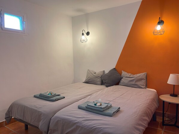 2 bedrooms, travel crib, free WiFi, bed sheets