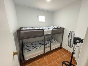 2 bedrooms, travel cot, free WiFi, bed sheets - La Casa de Familia Biedt u dit 2 Kamer Appartement aan met Prachtig Uitzicht (AN)