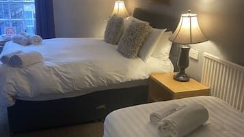 Standard Twin Room | Iron/ironing board, free WiFi