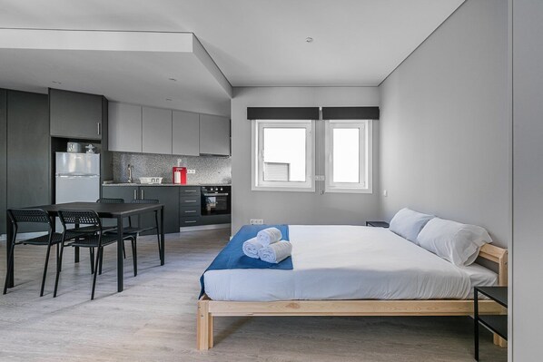 Desk, internet, bed sheets