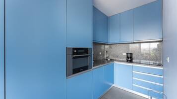 Refrigerador, microondas, horno y lavavajillas