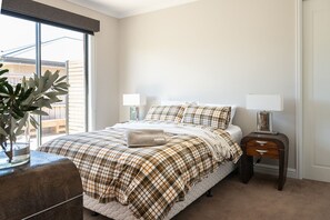 4 bedrooms, iron/ironing board, free WiFi, bed sheets