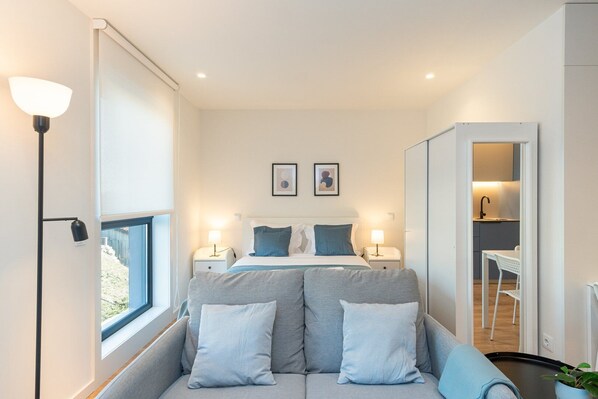 Fer et planche à repasser, draps fournis