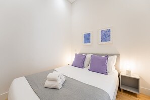 1 bedroom, iron/ironing board, internet, bed sheets - GuestReady - RNB Code Violet (Porto)