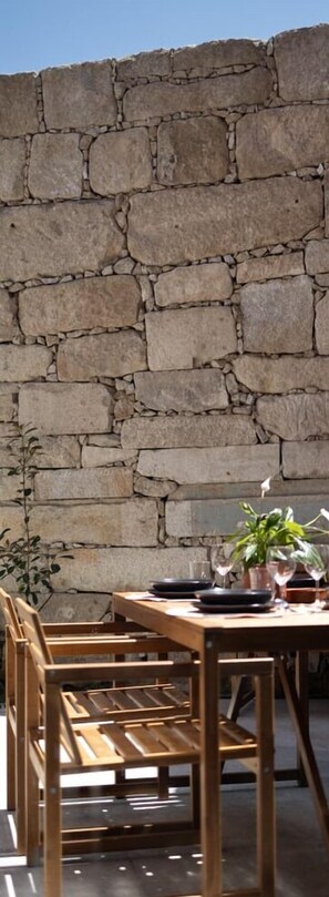 Outdoor dining - GuestReady - A Hidden Oasis in the Center of Porto (Porto)