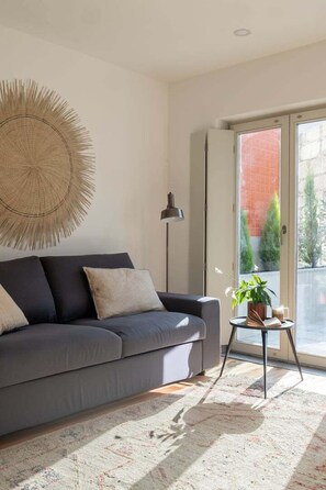 TV - GuestReady - A Hidden Oasis in the Center of Porto (Porto)