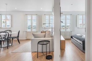 Interior - GuestReady - Riverview Douro Balcony (Vila Nova de Gaia)