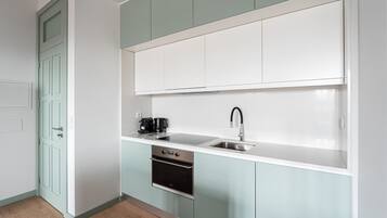 Refrigerador, microondas, horno, lavavajillas