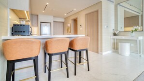 Unclassified image, 3 of 33, button - Regal Vista Palm Tower s Luxe Retreat - St Regis (Dubai)