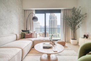 Apartment - Artfully Designed Retreat at Downtown Dubai (Dubai)