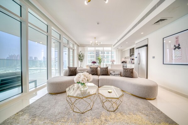 Apartment, Smoking | 3 bedrooms - Beach Access Scenic Balcony in Emaar Beachfront (Dubai)