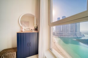 Apartment, Smoking